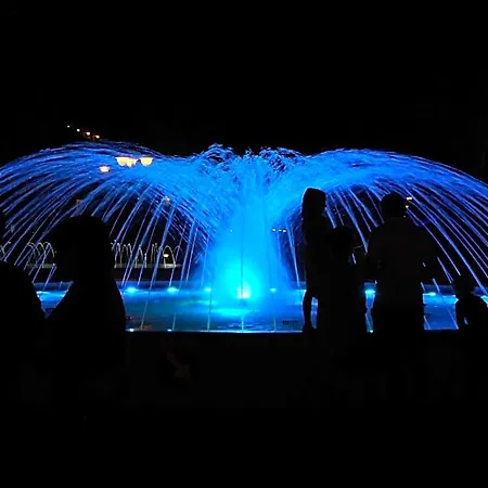 Nuovo - Piscina E Area Per Bambini מלון